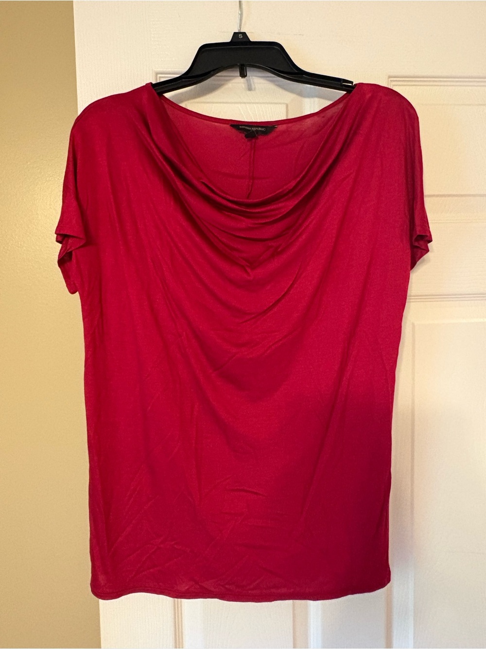 Banana Republic Red Drape Neck Top Short Sleeve Blouse Soft Stretch Casual